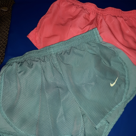 2 Nike dri-fit girl shorts - Picture 5 of 5